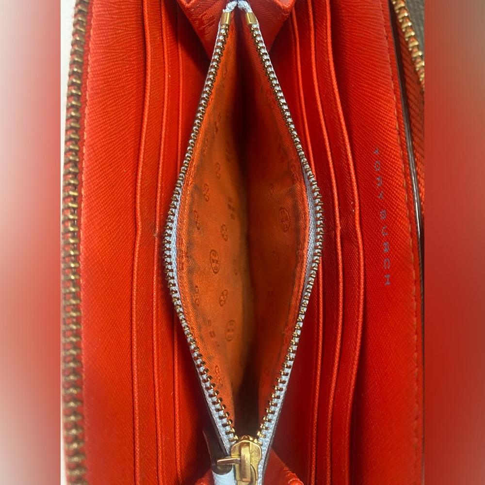 Tory Burch Zip-around Wallet - Picture 10 of 15